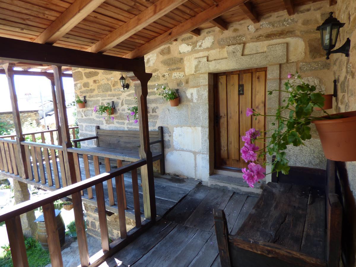 La Posada De Pedrazales Extérieur photo