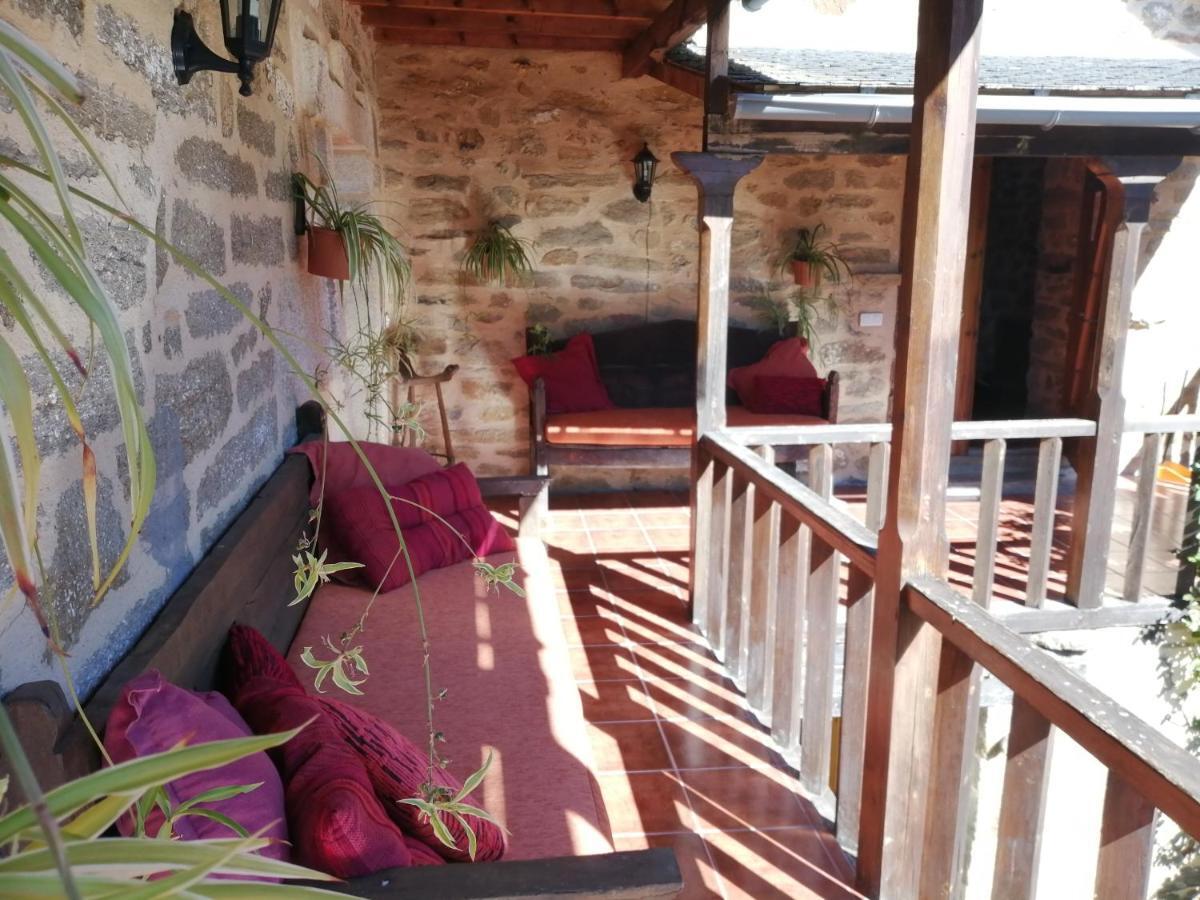 La Posada De Pedrazales Extérieur photo